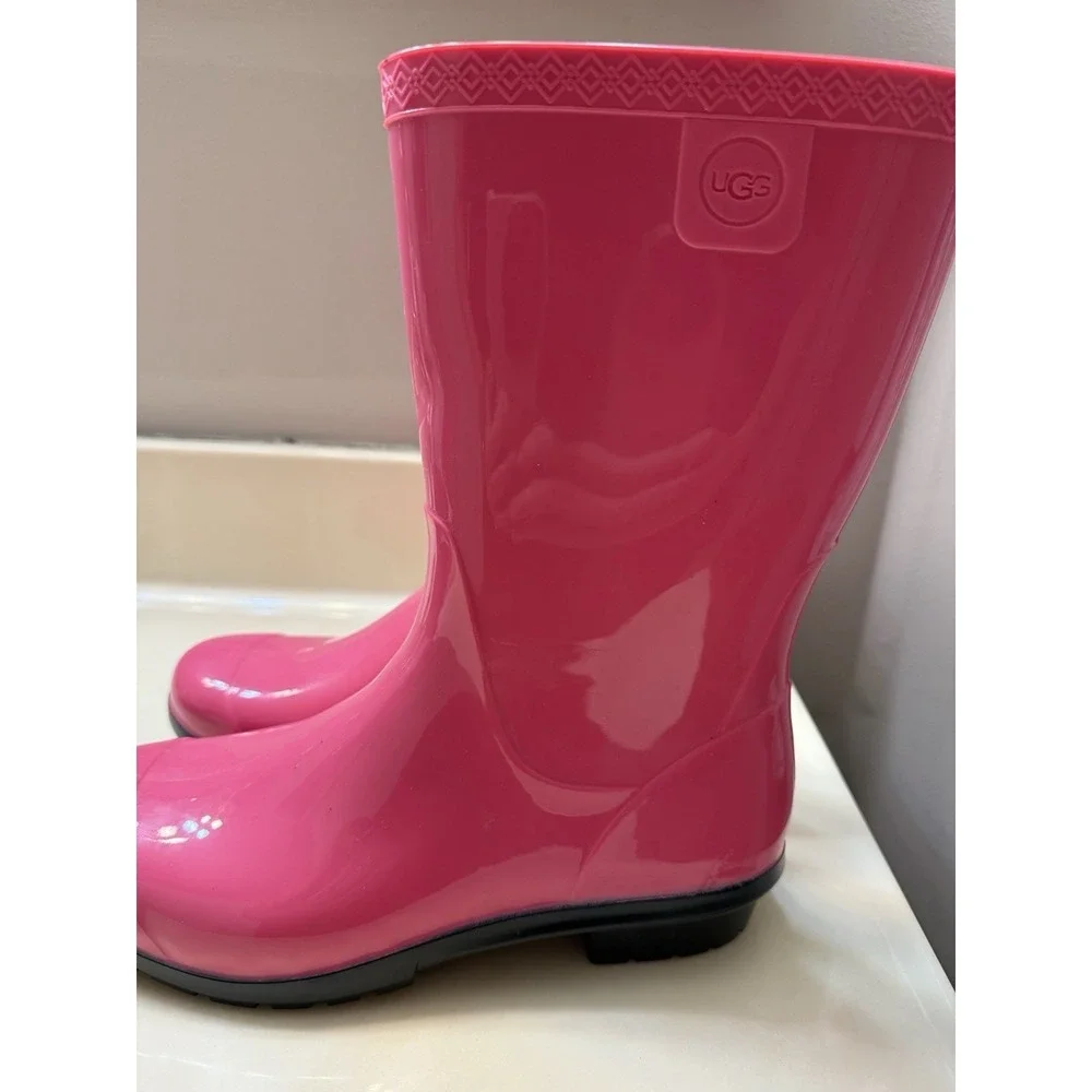 UGG Raana Pink Rubber Rain Boots Lined Outdoor Youth Girl's Size 5 (1014340K)